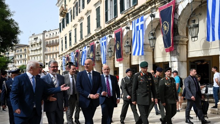 Ο ΥΕΘΑ στις εκδηλώσεις για την 160η επέτειο της Ένωσης των Επτανήσων με την Ελλάδα.