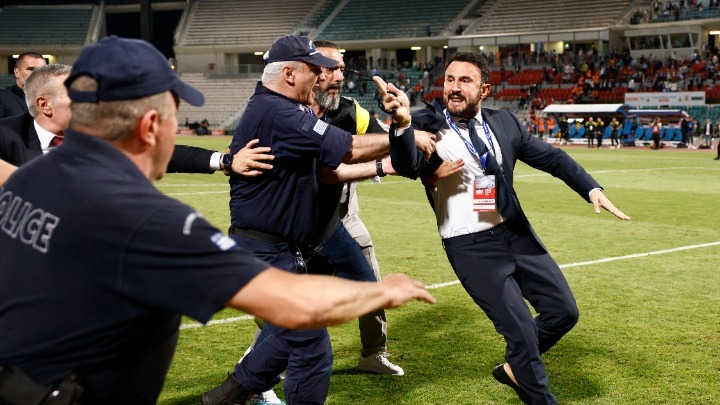 Ραντεβού Καρυπίδη-Μάντζιου και διαπραγματεύσεις με Κουέστα