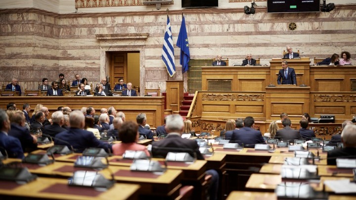 Σήμερα η «προ ημερησίας» αντιπαράθεση των αρχηγών για την ακρίβεια – Αγόρευση του πρωθυπουργού