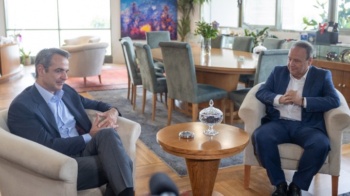 «Τα επόμενα χρόνια θα είναι χρόνια τεράστιων αλλαγών για τη Θεσσαλονίκη προς το καλύτερο» είπε ο πρωθυπουργός Κ. Μητσοτάκης στη συνάντηση με τον δήμαρχο Στ. Αγγελούδη