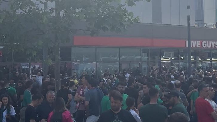 Τραυματισμοί και συλλήψεις Τούρκων οπαδών στην Uber Arena