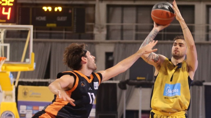«Ξέρανε» τον Προμηθέα με το buzzer beater της χρονιάς ο Τολιόπουλος