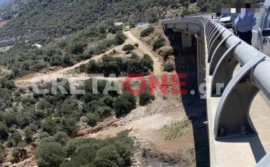 Ηράκλειο: Τουρίστρια σταμάτησε σε γέφυρα να βγάλει φωτογραφίες και έπεσε στο κενό