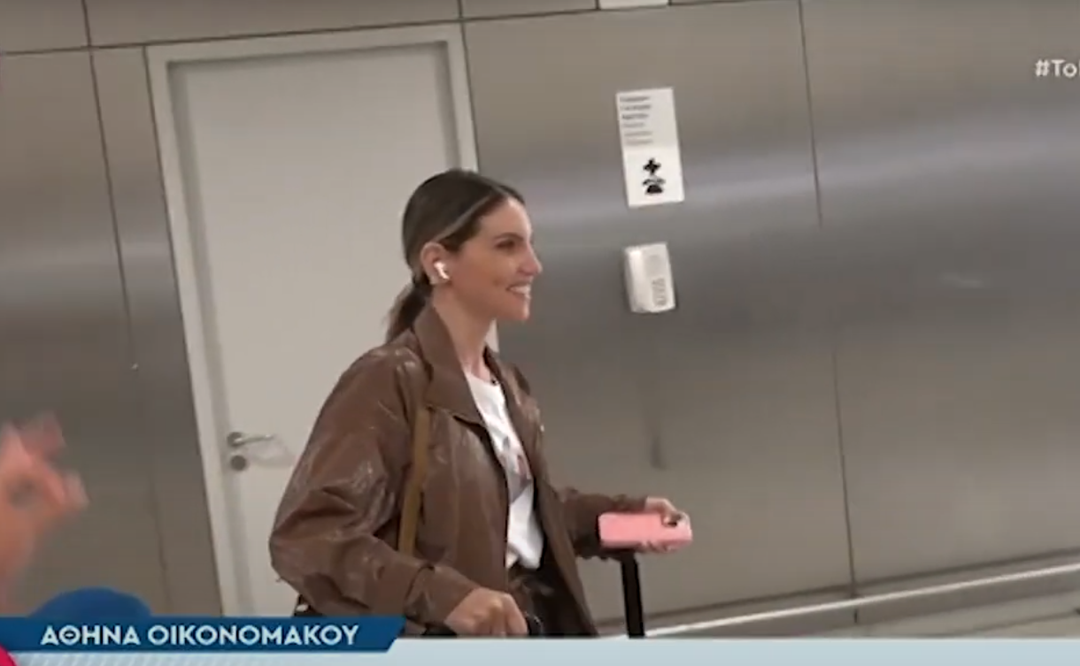 Η Αθηνά Οικονομάκου απαντάει για το διαζύγιό της | «Η ζωή συνεχίζεται, όλα καλά» (ΒΙΝΤΕΟ)