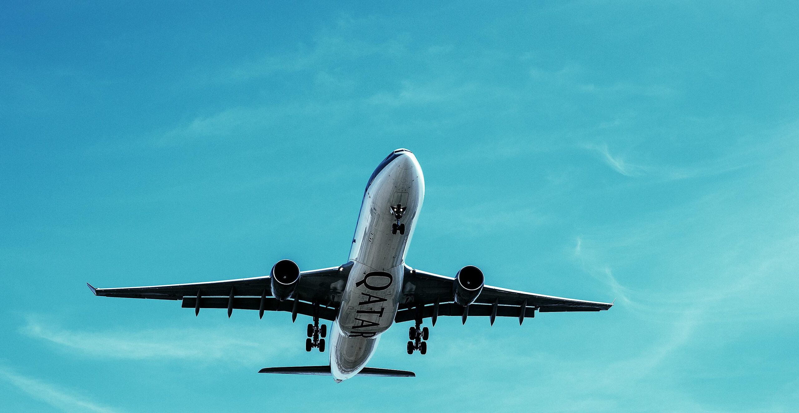Qatar Airways: Συγκλονίζουν οι μαρτυρίες των επιβατών μετά τις αναταράξεις από την ακραία καταιγίδα – «Ήταν τρομακτικό αυτό που ζήσαμε»