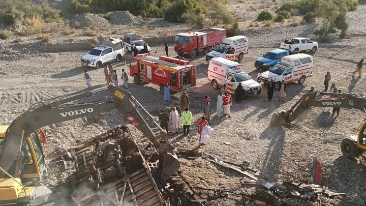 Πακιστάν: Τουλάχιστον 20 νεκροί σε δυστύχημα με λεωφορείο