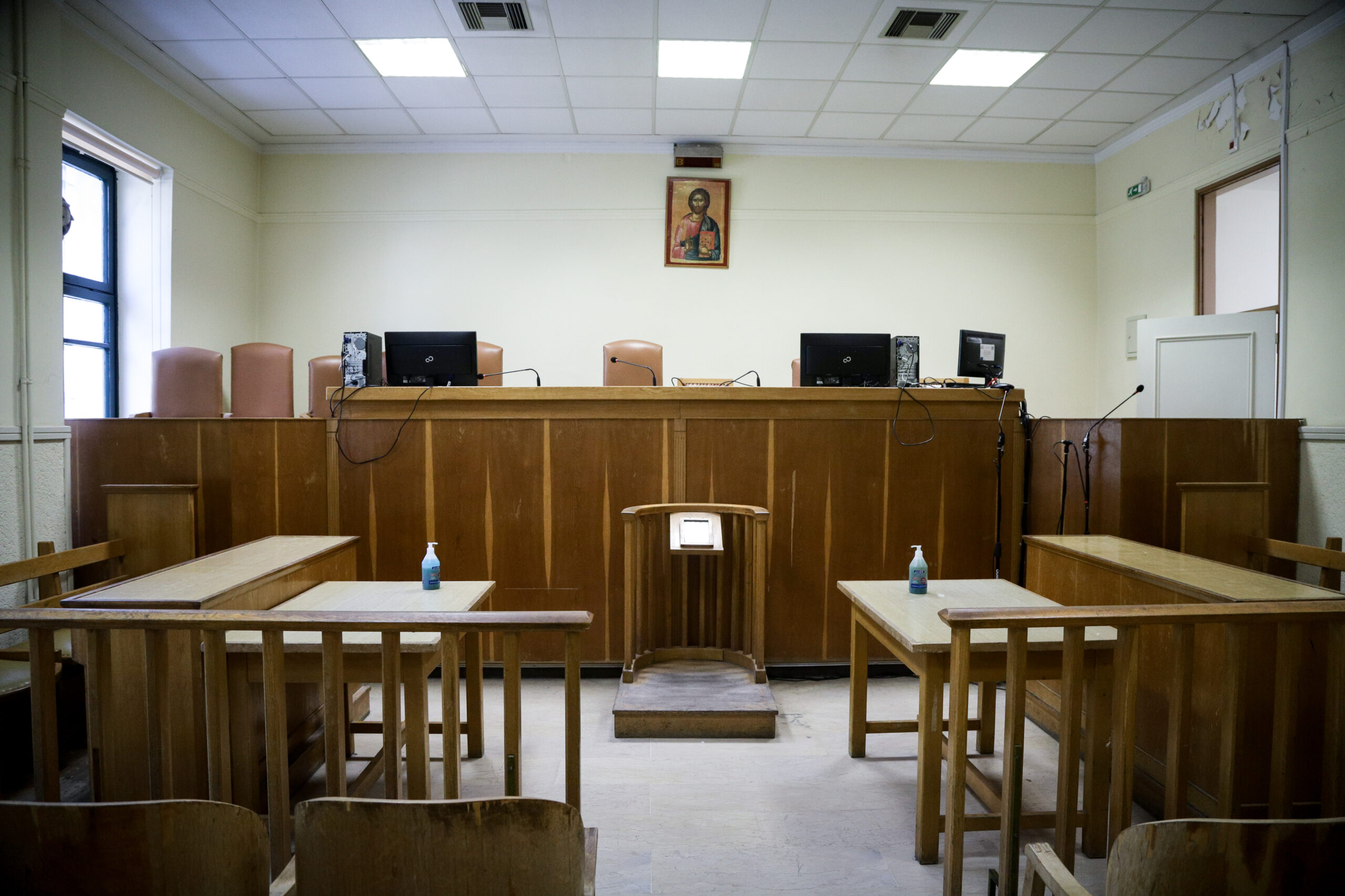 Την Παρασκευή η δίκη του δημοσιογράφου της ΕΡΤ για ενδοοικογενειακή απειλή