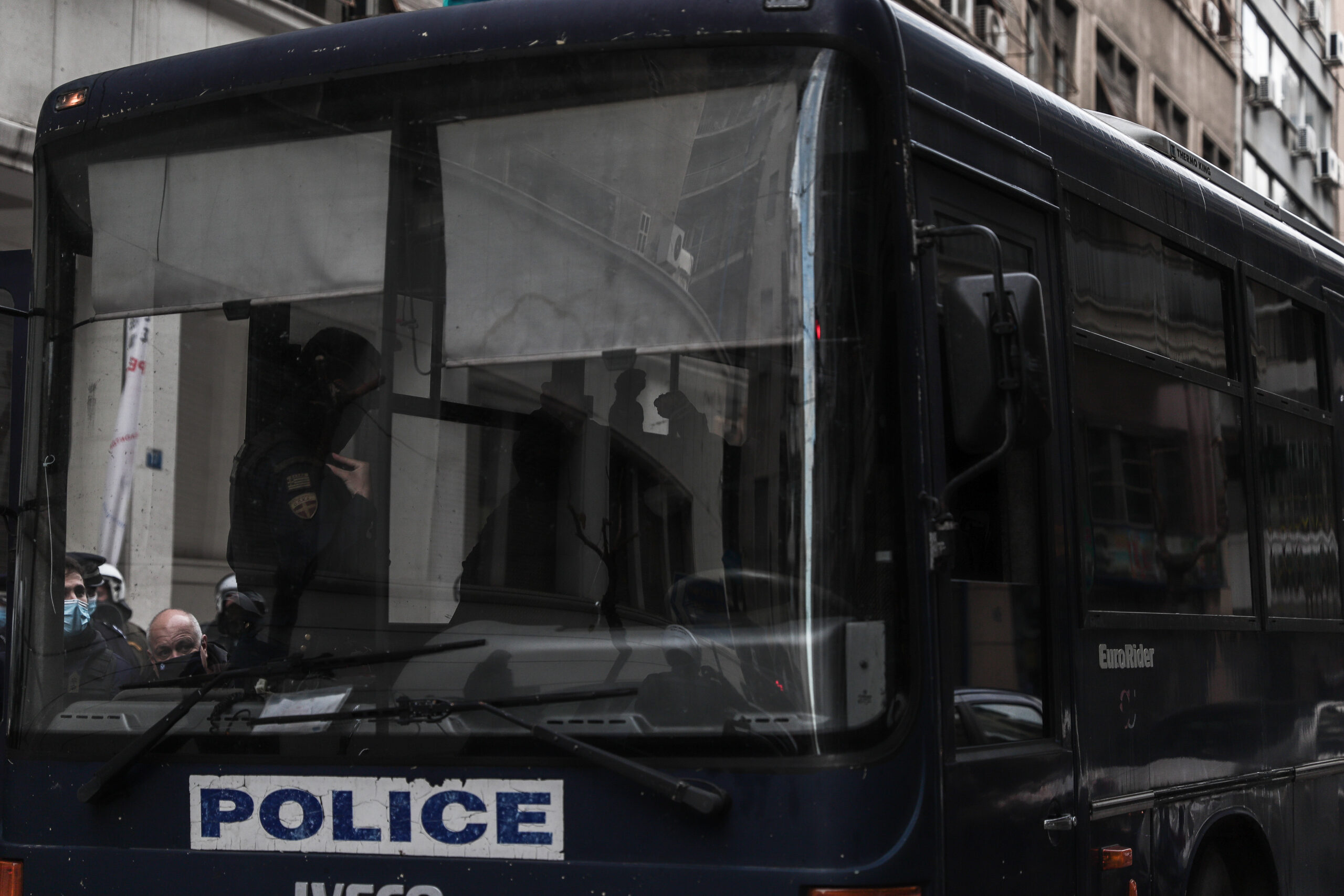 Σήμερα η δίκη του κατηγορούμενου δημοσιογράφου για ενδοοικογενειακή βία