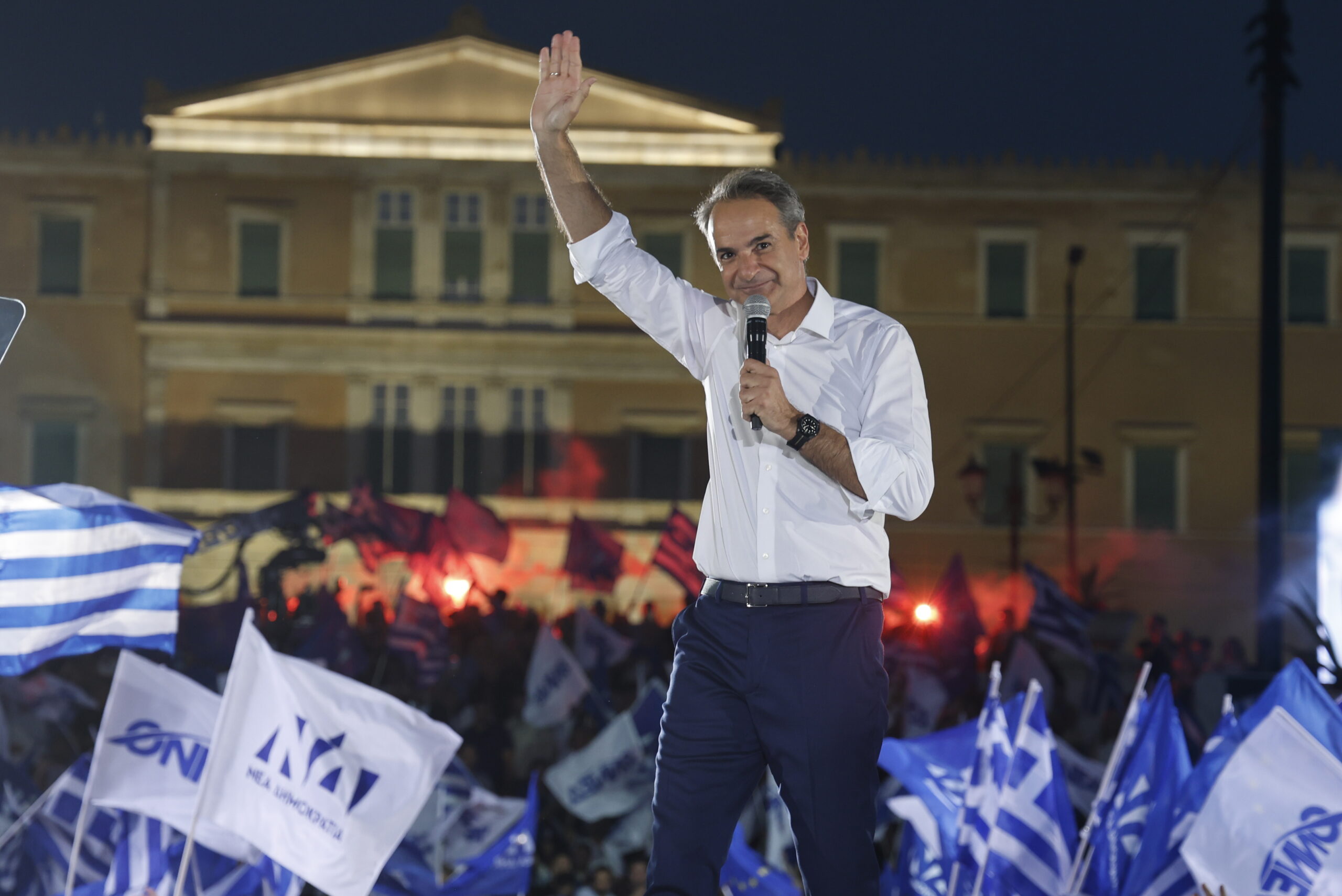 Αντίπαλος του Μητσοτάκη η κοινωνία…