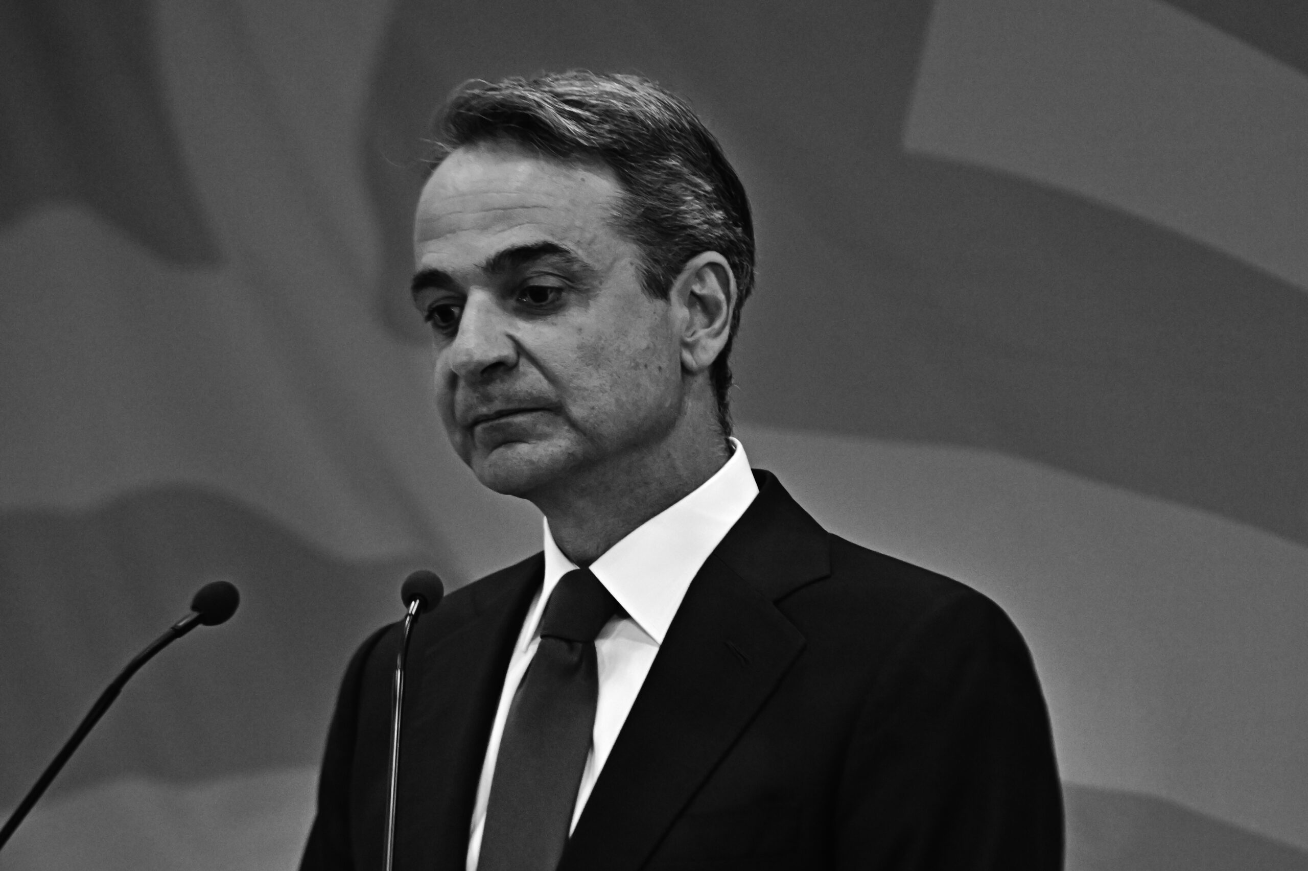 Ανασχηματισμός προ των πυλών: Στραβός είναι ο γιαλός ή στραβά αρμενίζετε κύριε πρωθυπουργέ;