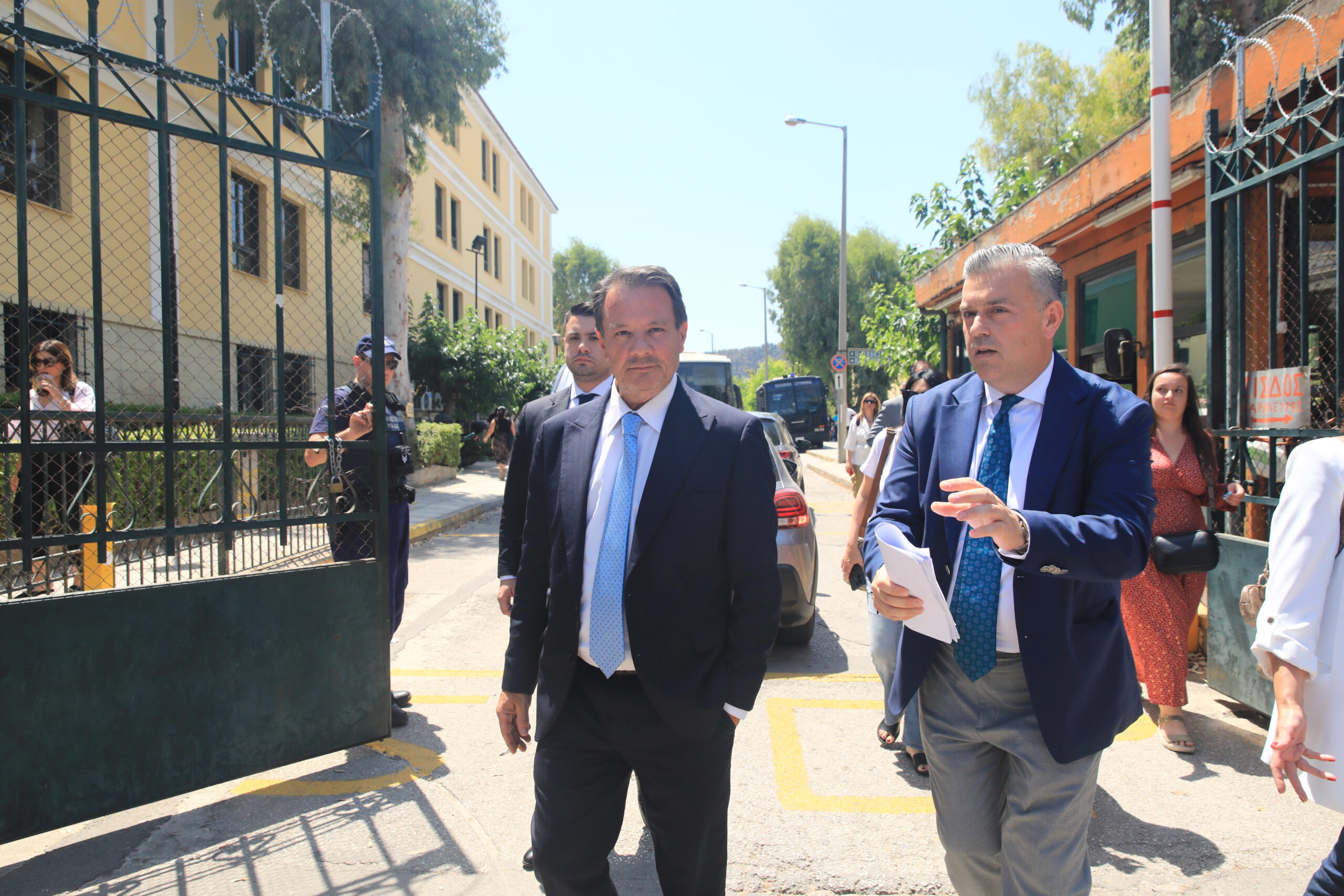 Ποινική δίωξη για διατάραξη οικιακής ειρήνης και απειλή στην πρώην σύζυγο του Απόστολου Λύτρα