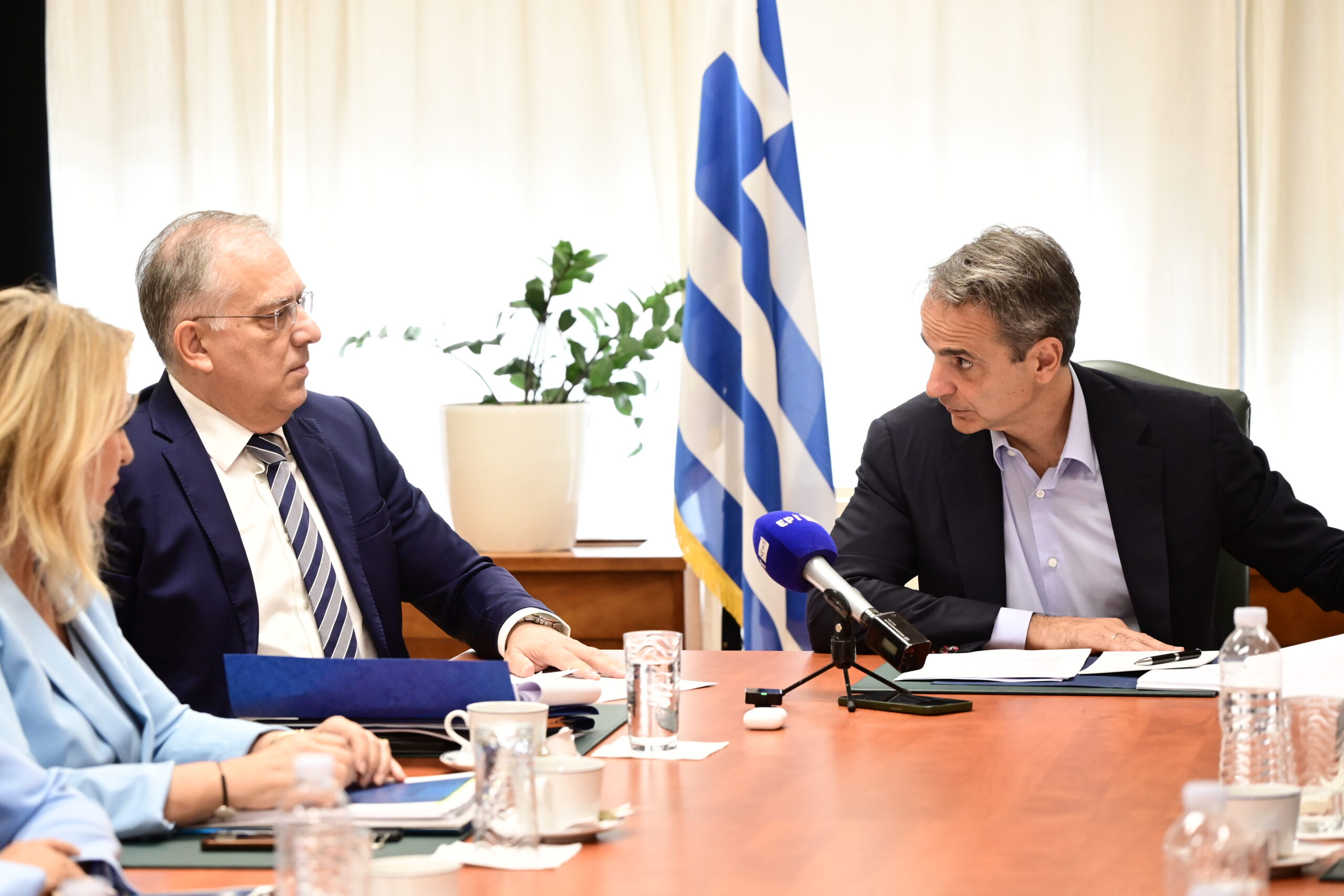 Κυρ. Μητσοτάκης: «Μέτρα κατά της ακρίβειας για άλλο ένα εξάμηνο – Να μειωθούν οι τιμές στα ράφια»