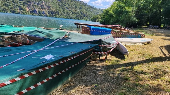 Άμεση επέμβαση και απομάκρυνση παράνομων κατασκευών στη Λίμνη Ζηρού
