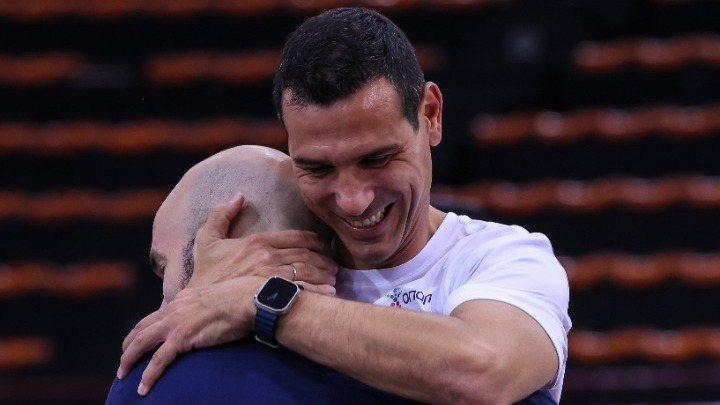 Χαμόγελα στην τελευταία προπόνηση της εθνικής πριν το ματς με τις Μπαχάμες