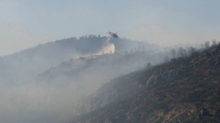 Χωρίς ενεργό μέτωπο η πυρκαγιά στη Σέριφο-Υψηλός ο κίνδυνος φωτιάς και σήμερα