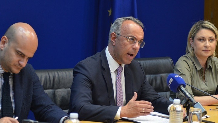 Χρ. Σταϊκούρας: Αυξάνεται έως και τις 11.000 ευρώ η επιδότηση για φυσικά πρόσωπα στο πρόγραμμα «Κινούμαι Ηλεκτρικά 3»