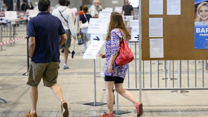 Εκλογές στη Γαλλία: Τρεις ώρες πριν κλείσουν οι κάλπες οι 6 στους 10 έχουν ήδη ψηφίσει – Η μεγαλύτερη συμμετοχή από το 1978