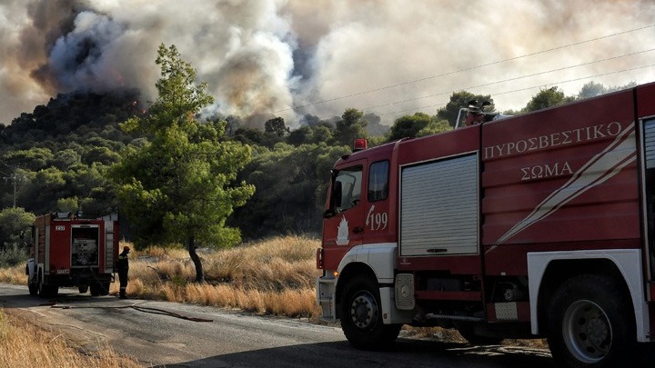 Σε εξέλιξη, αλλά υπό έλεγχο, η φωτιά στο Ρέθυμνο