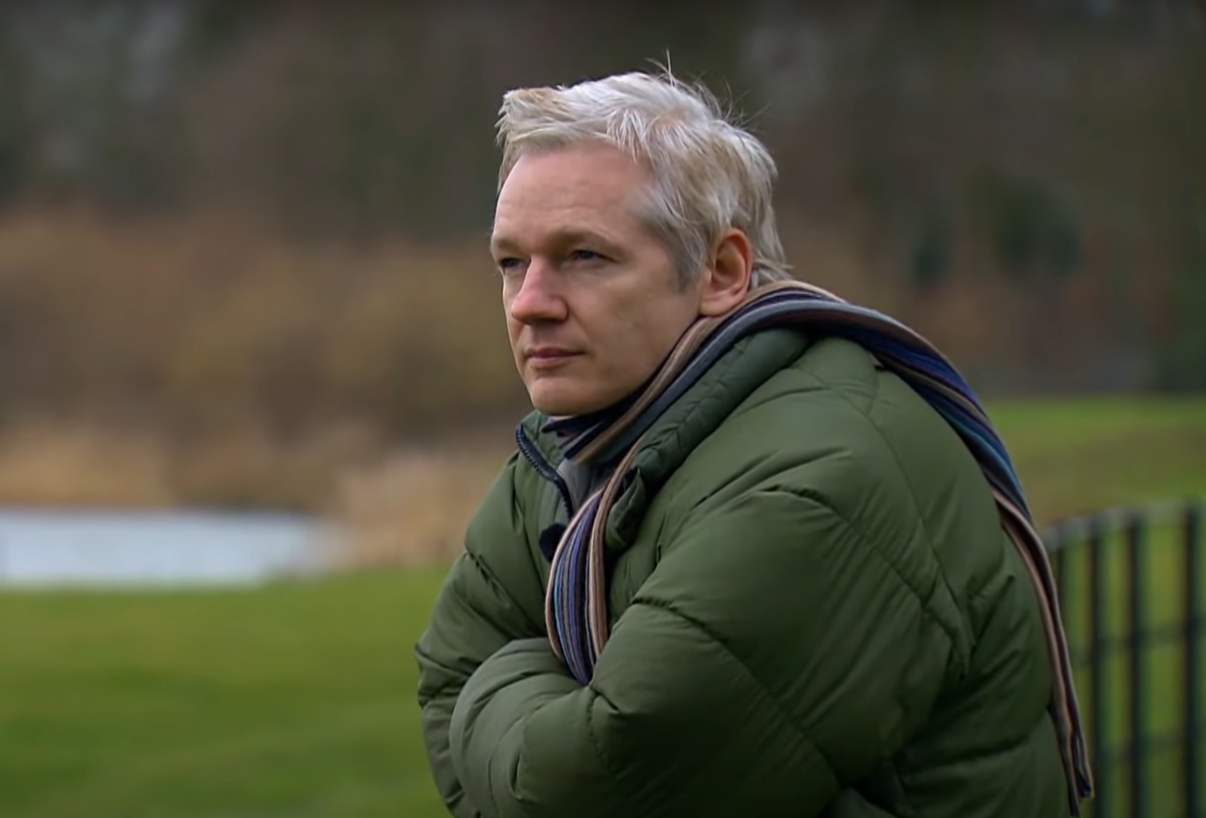 Ελεύθερος ο Τζούλιαν Ασάνζ, ιδρυτής του Wikileaks | Συμφώνησε να ομολογήσει ενοχή