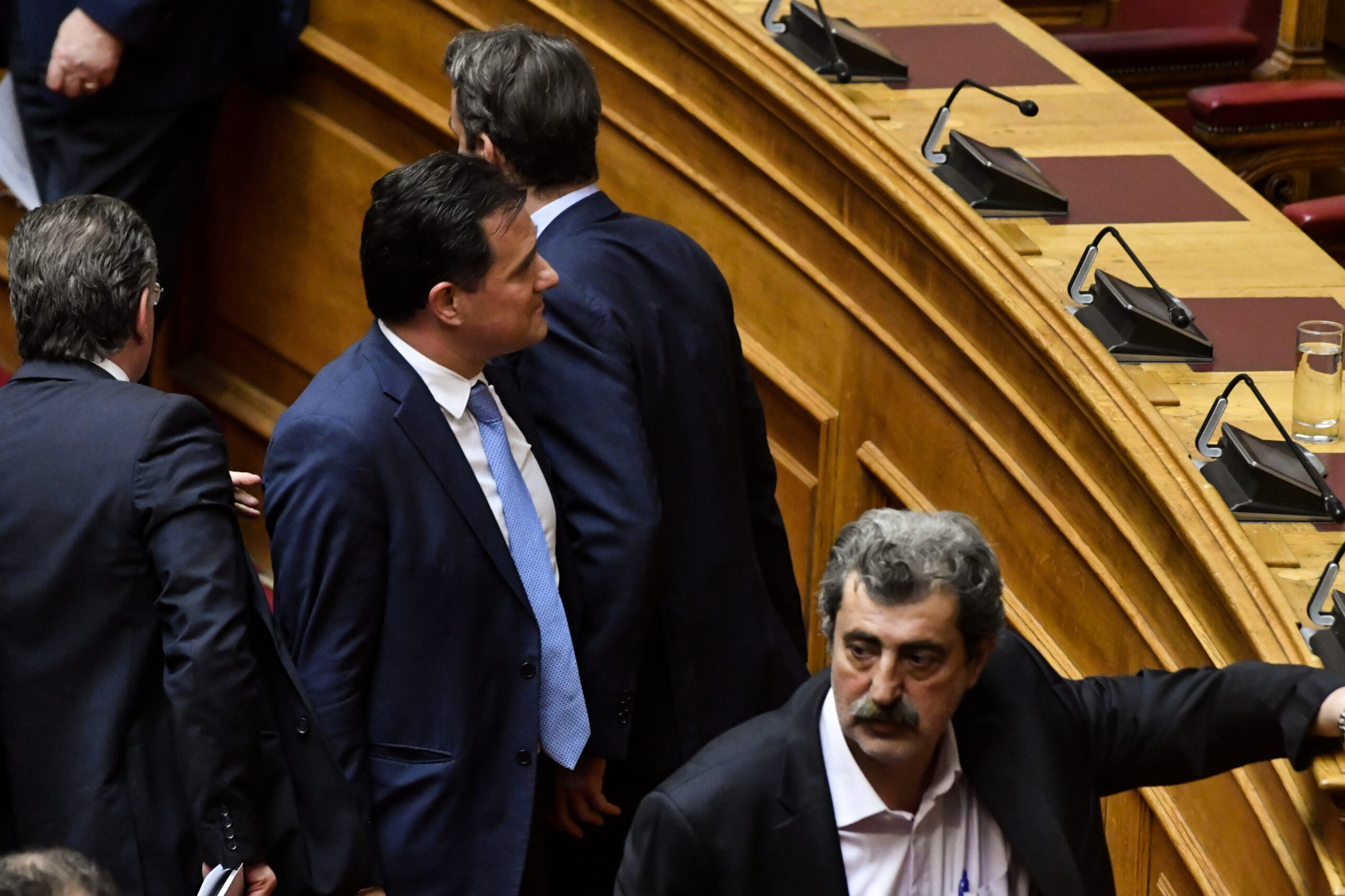 «Άναψαν τα αίματα» με Γεωργιάδη και Πολάκη στη Βουλή | «Βάλτο στα πόδια, ουστ»