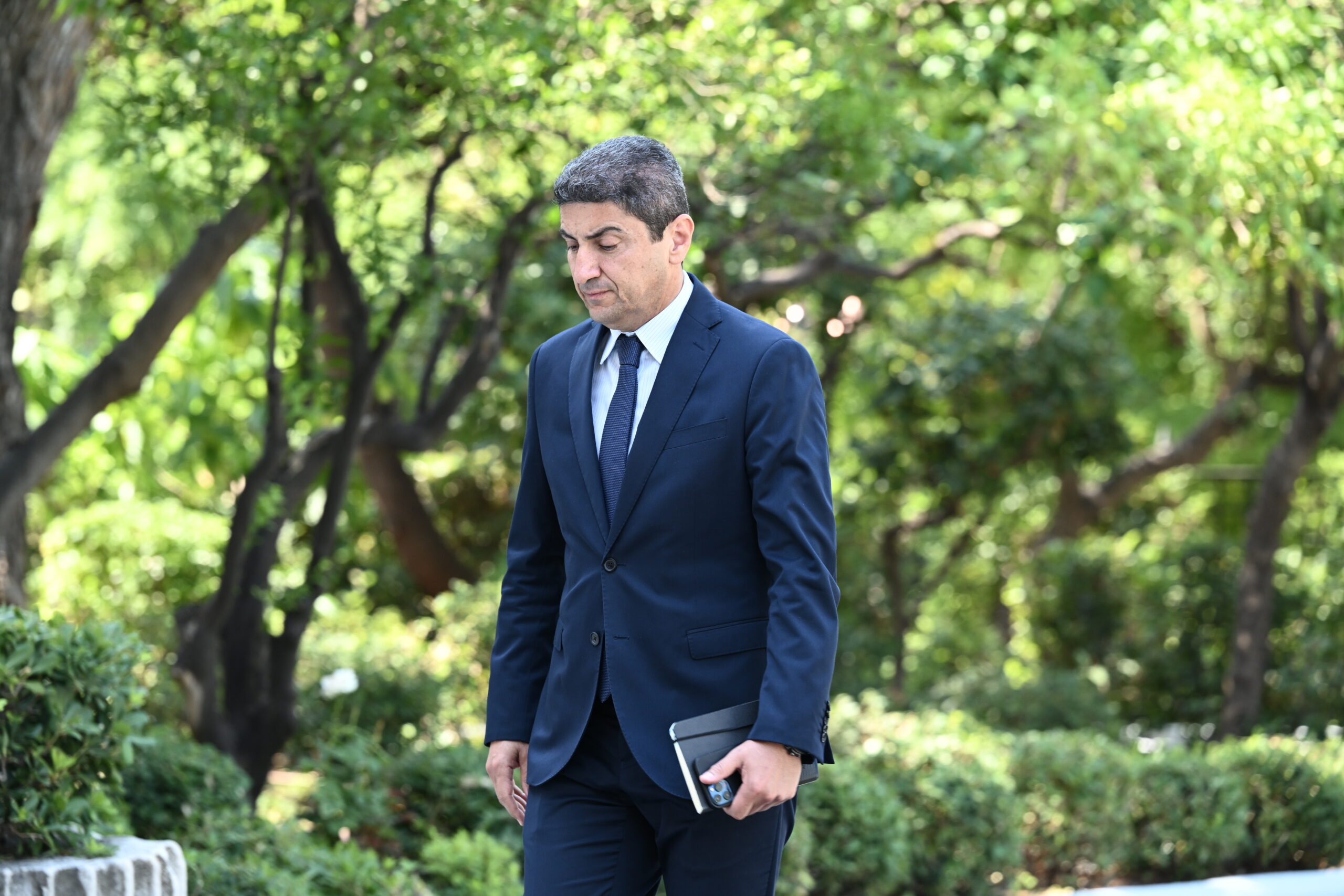 Ολοταχώς για διαγραφή από τη ΝΔ ο Αυγενάκης μετά το επεισόδιο στο Βενιζέλος