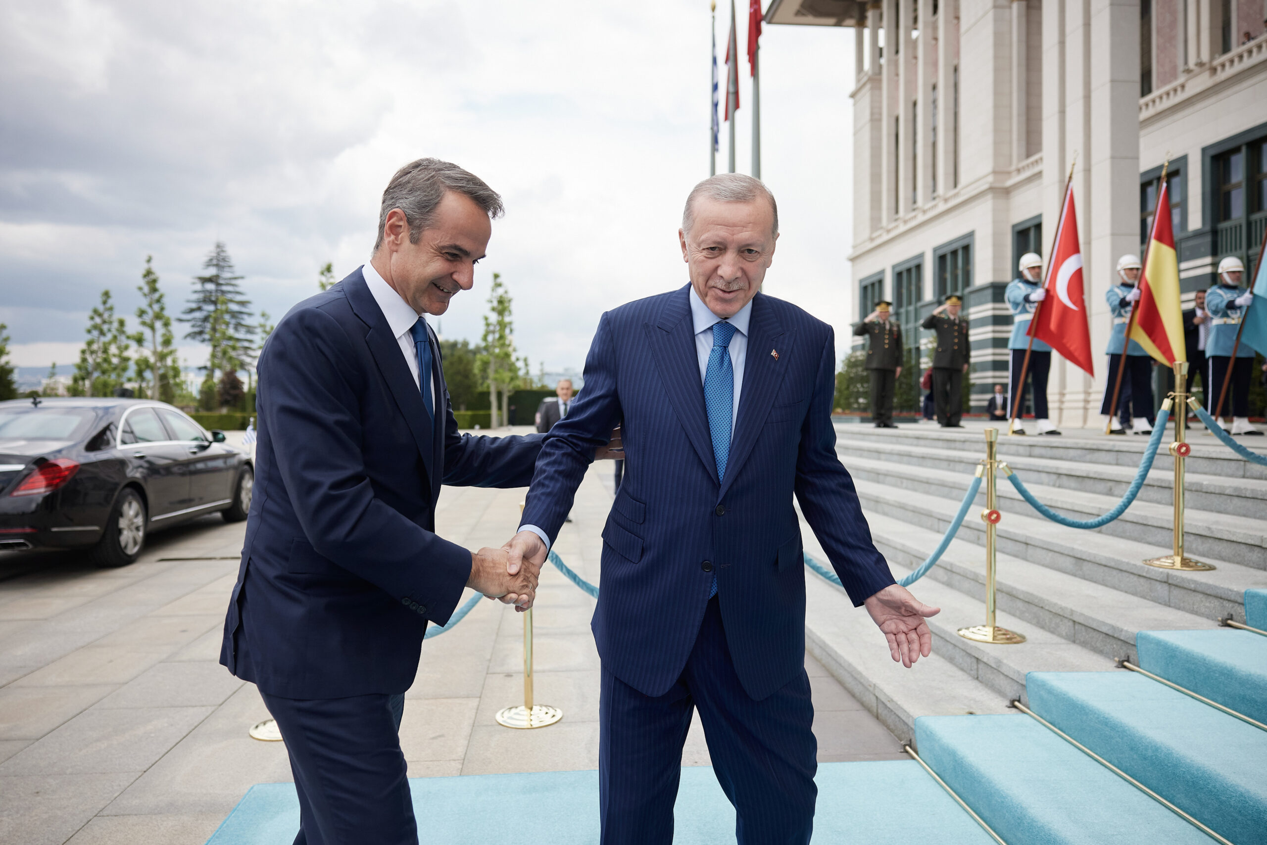 Καλοκαιρινό ελληνοτουρκικό “παζάρι”  Μητσοτάκη Ερντογάν με το βλέμμα στο Αιγαίο