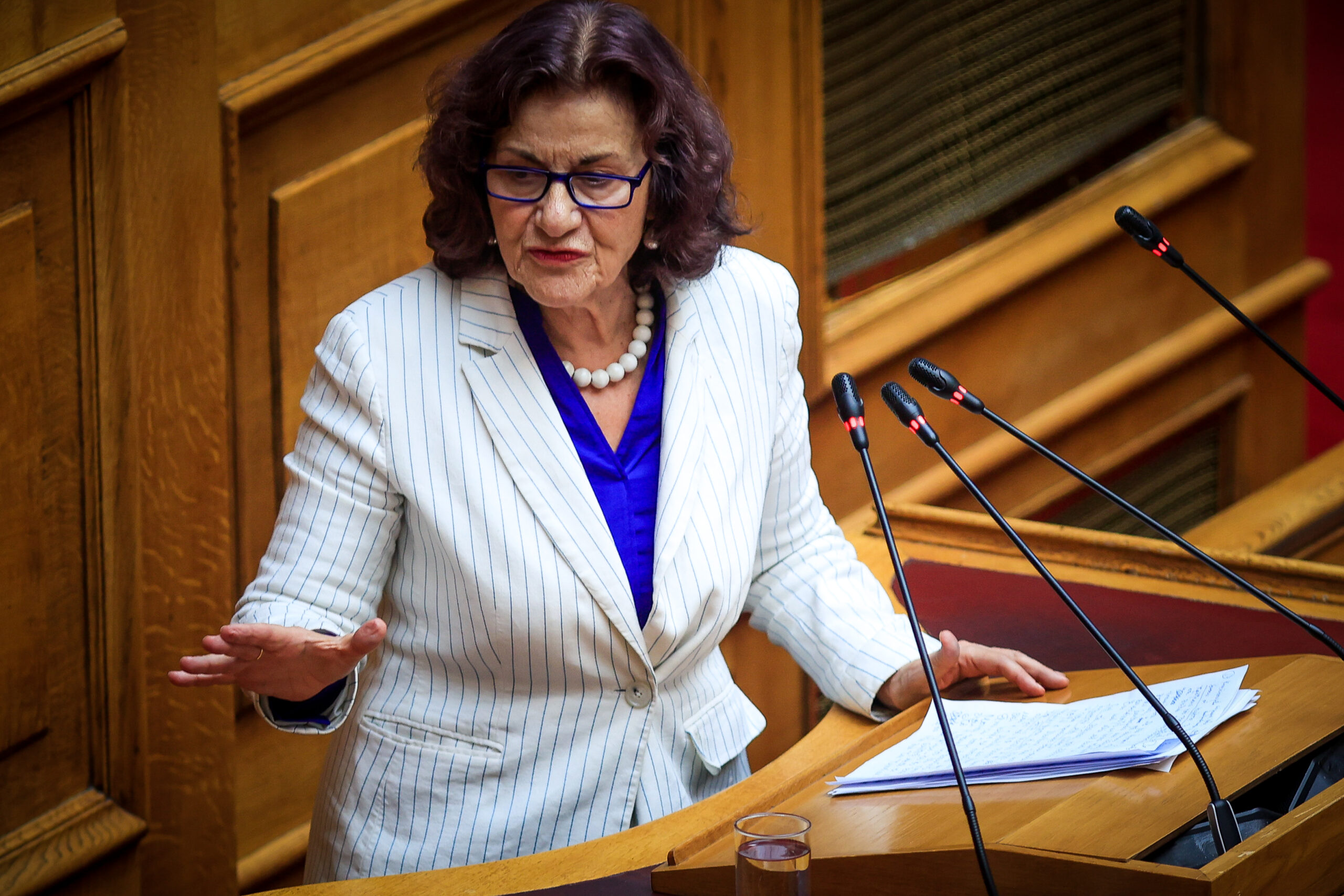 Πειθαρχική ποινή για τη Θεανώ Φωτίου από τη Βουλή | Θα δώσει εξηγήσεις για τις απρεπείς κουβέντες
