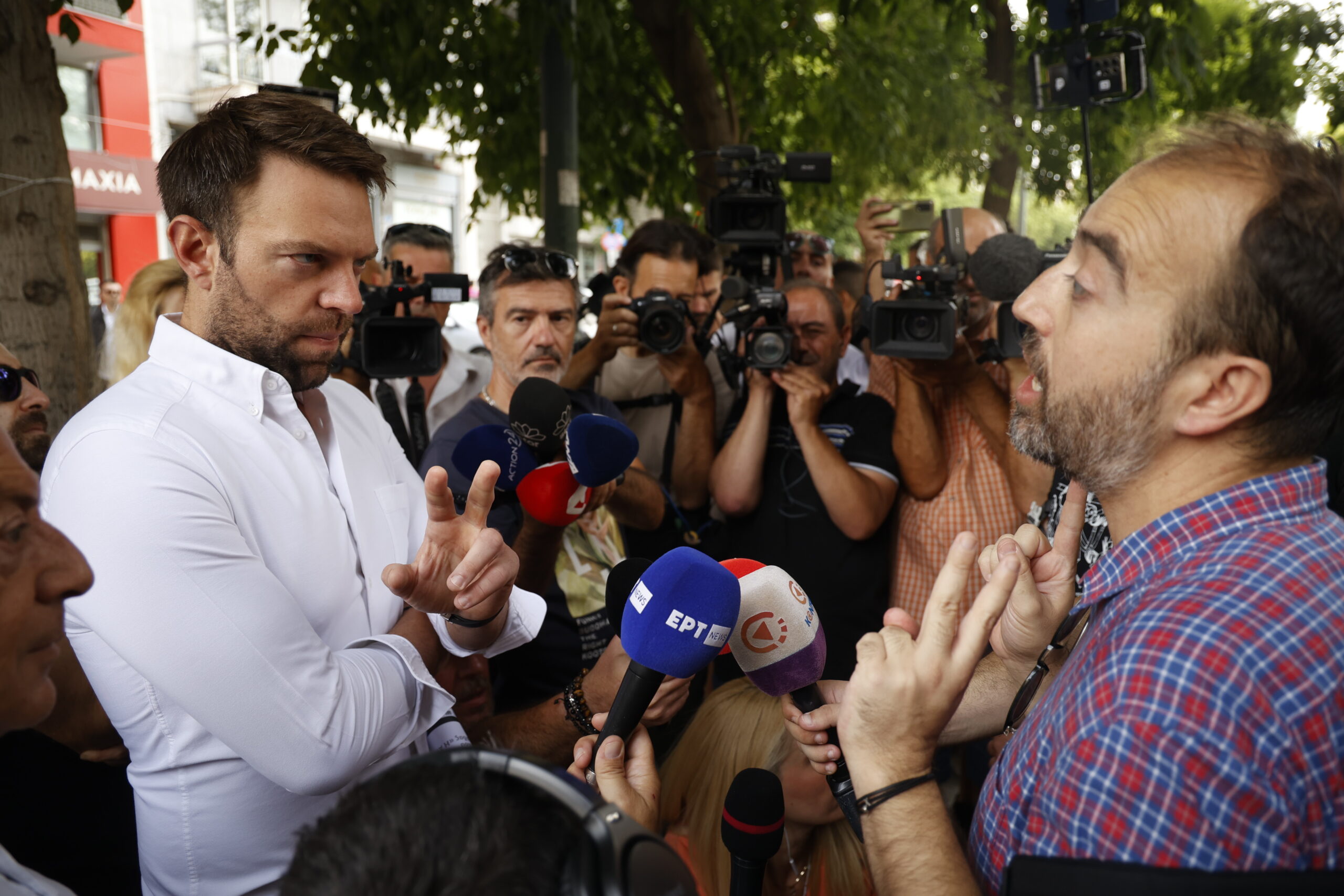 Μπλόκο από τους εργαζόμενους της «Αυγής» στον Στέφανο Κασσελάκη – «Αποφάσισες ερήμην μας»