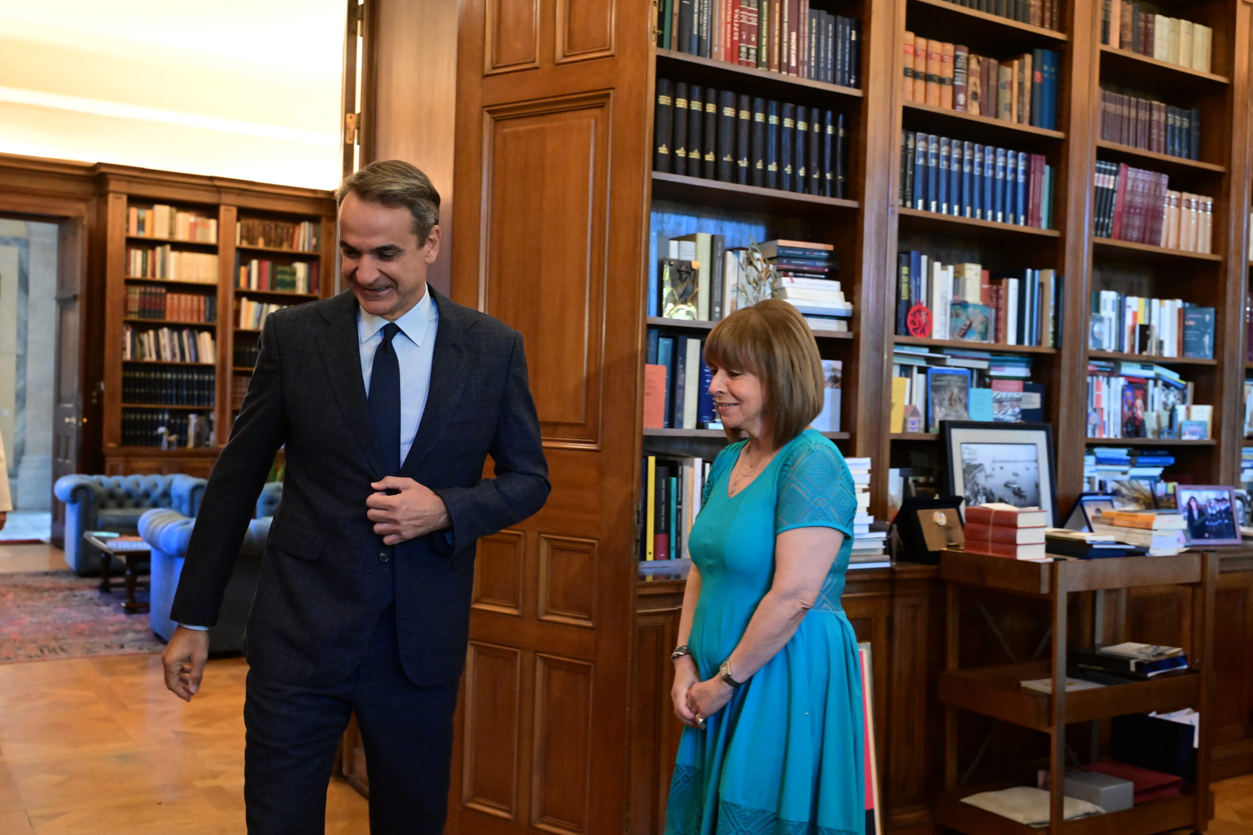 Ο Μητσοτάκης μαδάει τη… μαργαρίτα για τον επόμενο Πρόεδρο της Δημοκρατίας