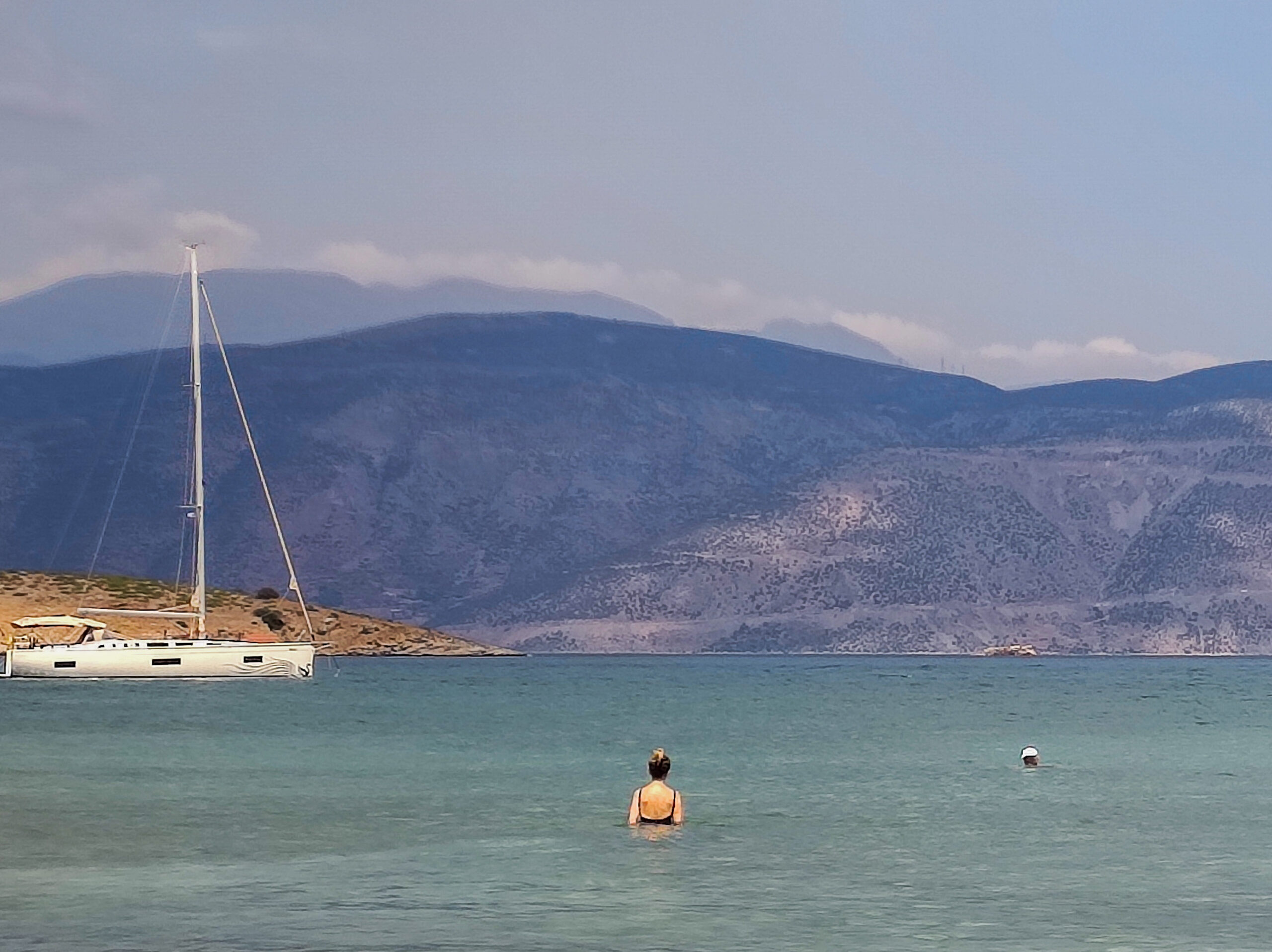Άστατος ο καιρός σήμερα | Απογευματινές μπόρες – Η πρόγνωση για το Σαββατοκύριακο