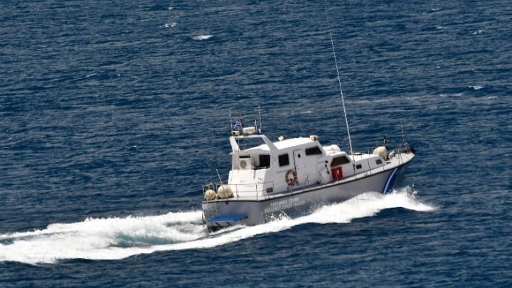 Επακούμβηση περιπολικού σκάφους του λιμενικού με τουρκικό αλιευτικό στη Ζουράφα