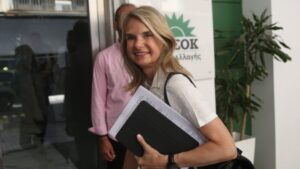 Η Μιλένα Αποστολάκη απέσυρε την υποψηφιότητά της για την ηγεσία του ΠΑΣΟΚ-Κινήματος Αλλαγής