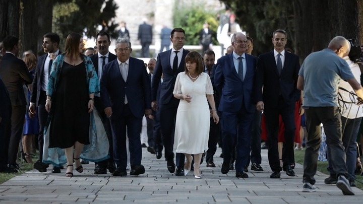 Ολοκληρώθηκαν οι Εκδηλώσεις για τα 50 Χρόνια Από την Αποκατάσταση της Δημοκρατίας με Δεξίωση στον Κήπο του Προεδρικού Μεγάρου