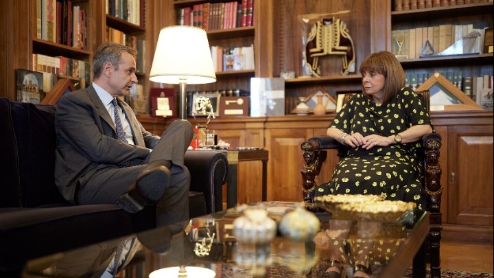 Εξελίξεις στη Μέση Ανατολή και εσωτερικά ζητήματα στη σημερινή συνάντηση ΠτΔ-Πρωθυπουργού