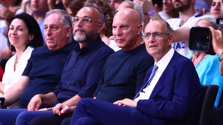 Ν. Γκάλης: «Αν παίζαμε μαζί με τον Γιάννη Αντετοκούνμπο… θα χανόταν η μπάλα»
