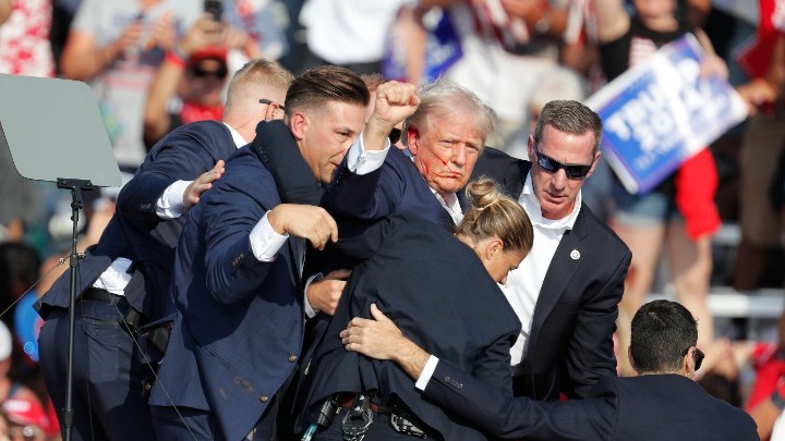 Ως “εγχώρια τρομοκρατία” αντιμετωπίζει το FBI την επίθεση σε βάρος του Ντόναλντ Τραμπ