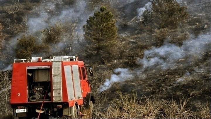 Κινητοποίηση Δυνάμεων για την Κατάσβεση της Πυρκαγιάς στις Μεσάλιες του Δήμου Πλατανιά