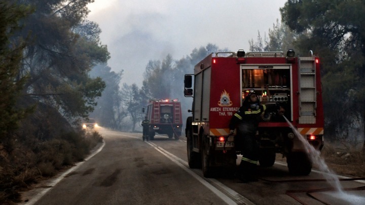 Σέρρες: Εντείνονται οι προσπάθειες κατάσβεσης της φωτιάς στο όρος Όρβηλο, κοντά στο Αχλαδοχώρι