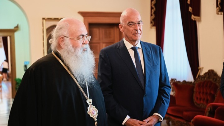 Συνάντηση Ν. Δένδια με τον αρχιεπίσκοπο Νέας Ιουστινιανής και πάσης Κύπρου στη Λευκωσία