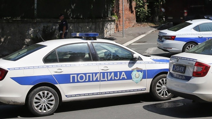 Συνελήφθη στη Σερβία άνδρας με βαλλίστρα και βέλη στο σακίδιό του