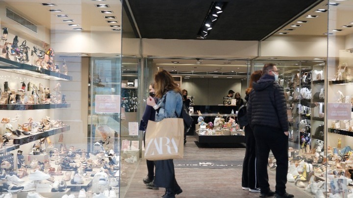 Σύσκεψη των περιφερειαρχών της χώρας με τους υπουργούς Ανάπτυξης Τ. Θεοδωρικάκο και Εσωτερικών Θ. Λιβάνιο, για θέματα ανάπτυξης, εμπορίου, επιχειρηματικότητας και επενδύσεων