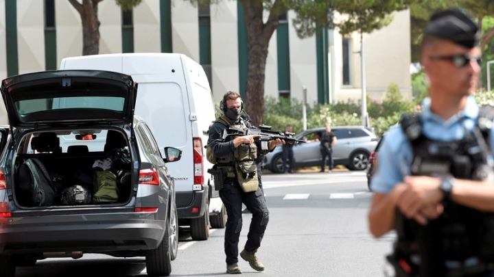 Σύλληψη 33χρονου Αλγερινού για την επίθεση στη συναγωγή στη Γαλλία: Αντιμετώπιση του αντισημιτισμού σε πλήρη εξέλιξη