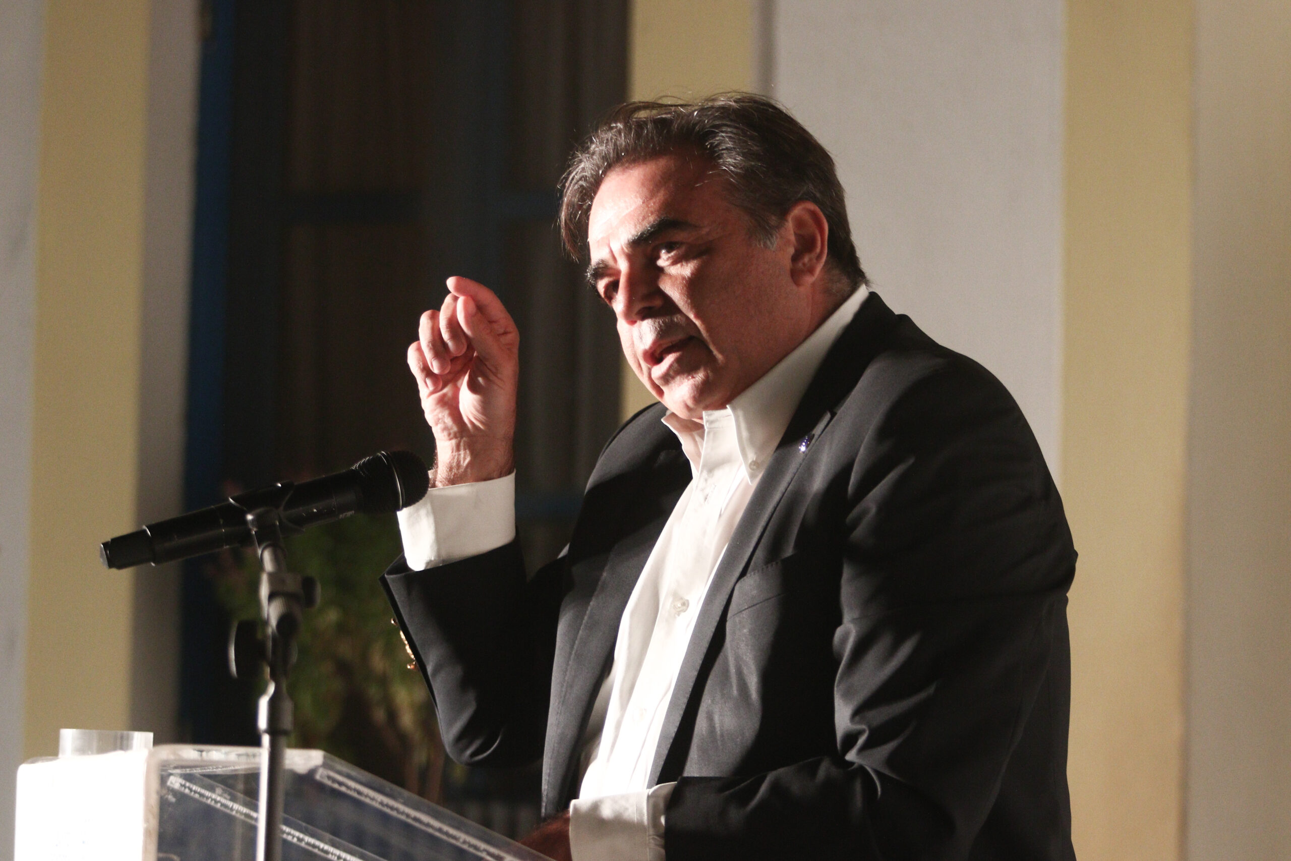 Η ανάρτηση του Μαργαρίτη Σχοινά για την επιλογή Τζιτζικώστα στη θέση του Επιτρόπου