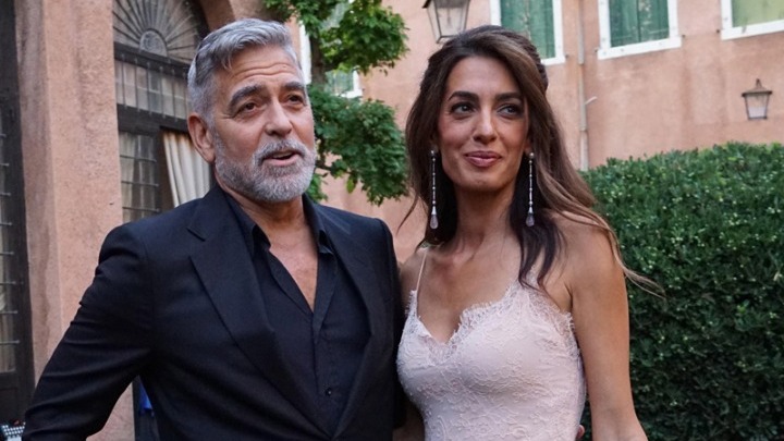 Απαγορεύθηκε η λειτουργία στην Ρωσία του ιδρύματος του Τζορτζ Κλούνεϊ και της Αμάλ Κλούνεϊ