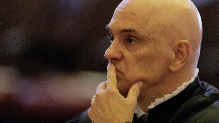Βραζιλία: Άμεση Αναστολή Λειτουργίας της Πλατφόρμας Χ με Απόφαση Δικαστή