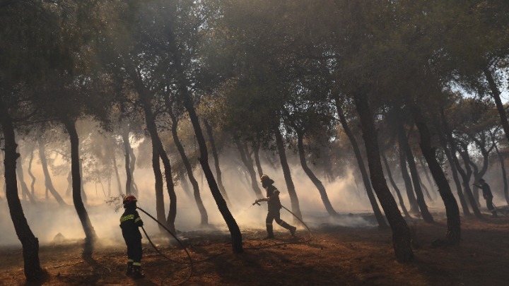 Χρηματοδότηση 4,7 εκατομμυρίων ευρώ σε δήμους της Βόρειας Αττικής για την αντιμετώπιση των επιπτώσεων της πυρκαγιάς
