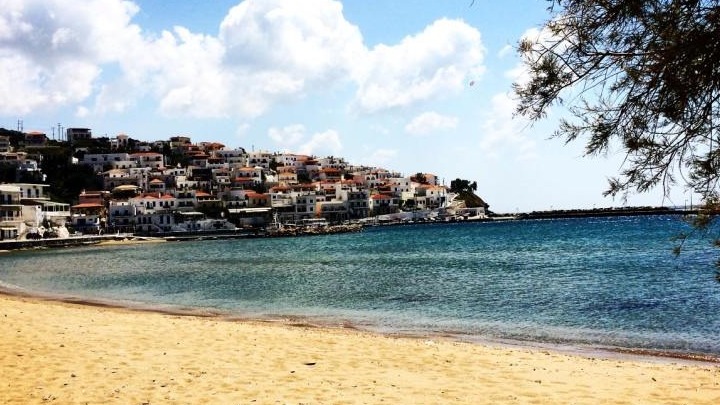 Άνδρος: Ο κρυμμένος παράδεισος των Ελλήνων που μαγνητίζει τους Βρετανούς