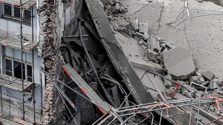 Γερμανία: Άνθρωποι έχουν εγκλωβιστεί μετά από κατάρρευση ξενοδοχείου στον ποταμό Μοζέλα