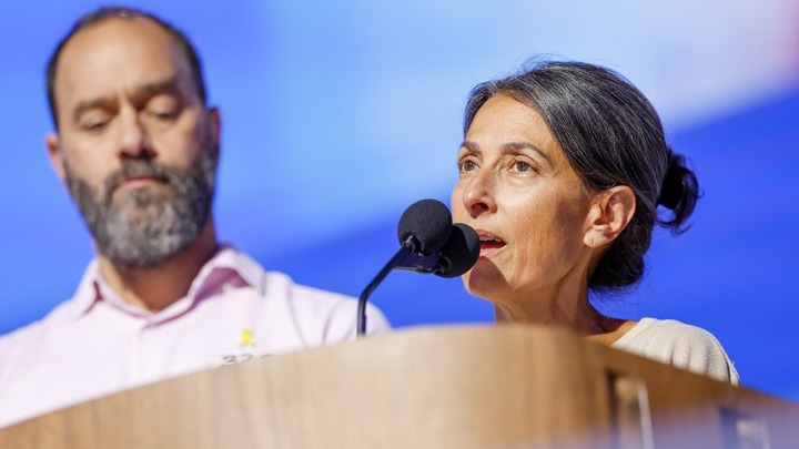 Μαρτυρία γονιών Αμερικανού ομήρου της Χαμάς κατά τη διάρκεια του συνεδρίου του Δημοκρατικού Κόμματος στις ΗΠΑ