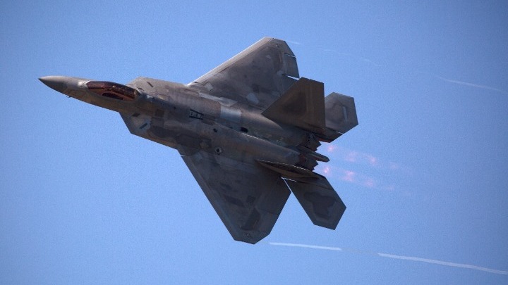 ΗΠΑ: Αεροσκάφη F-22 Raptor ενδυναμώνουν την αμερικανική στρατιωτική παρουσία στη Μέση Ανατολή